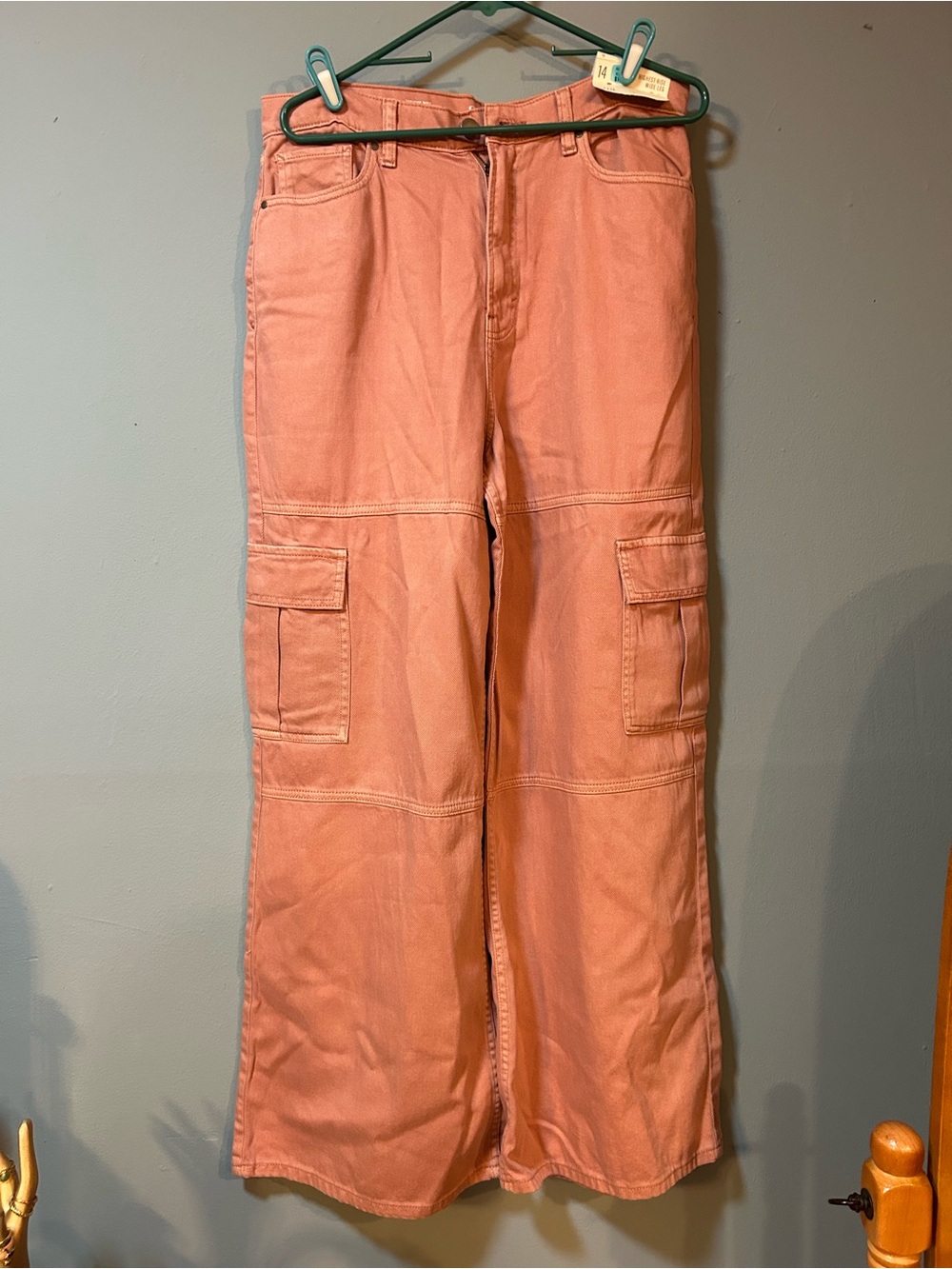 High-Rise, Wide Leg Cargo Pants in Dusty Rose